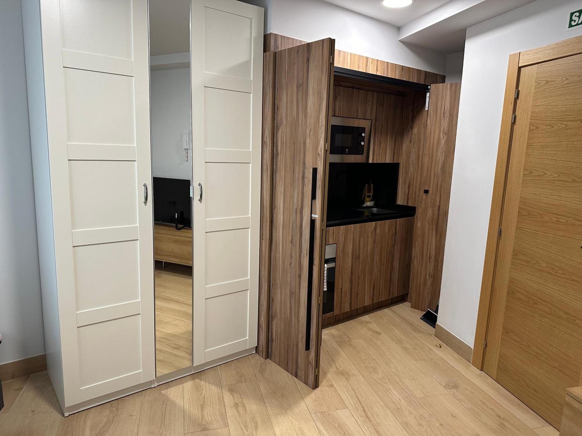 Apartamentos Turisticos Santa Apolonia 62 阿维莱斯 外观 照片