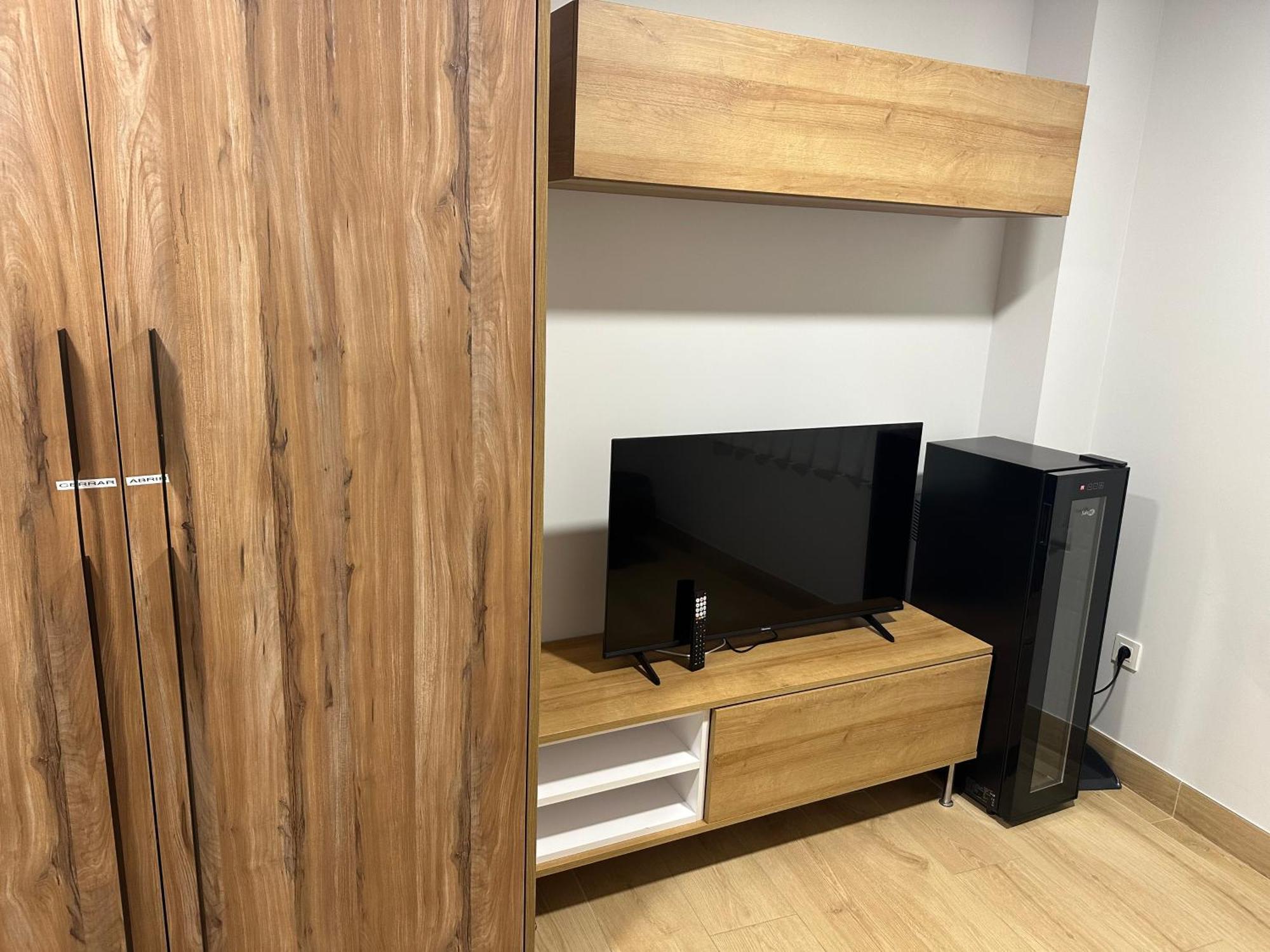 Apartamentos Turisticos Santa Apolonia 62 阿维莱斯 外观 照片
