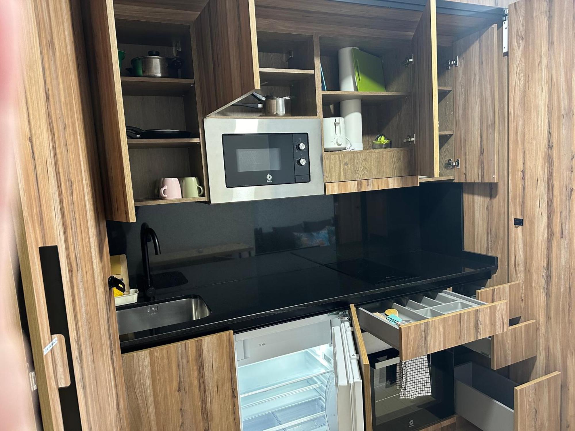 Apartamentos Turisticos Santa Apolonia 62 阿维莱斯 外观 照片