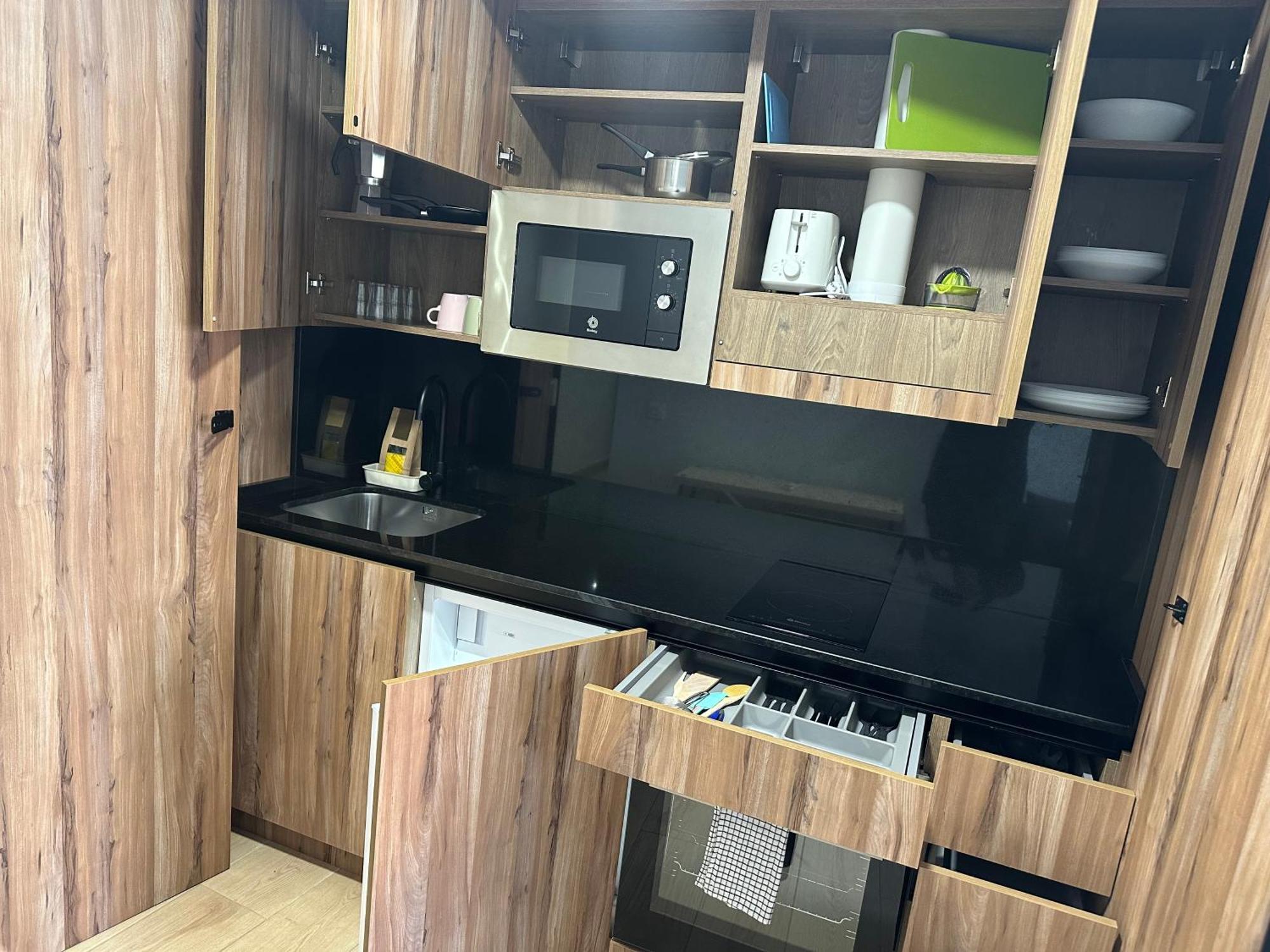 Apartamentos Turisticos Santa Apolonia 62 阿维莱斯 外观 照片