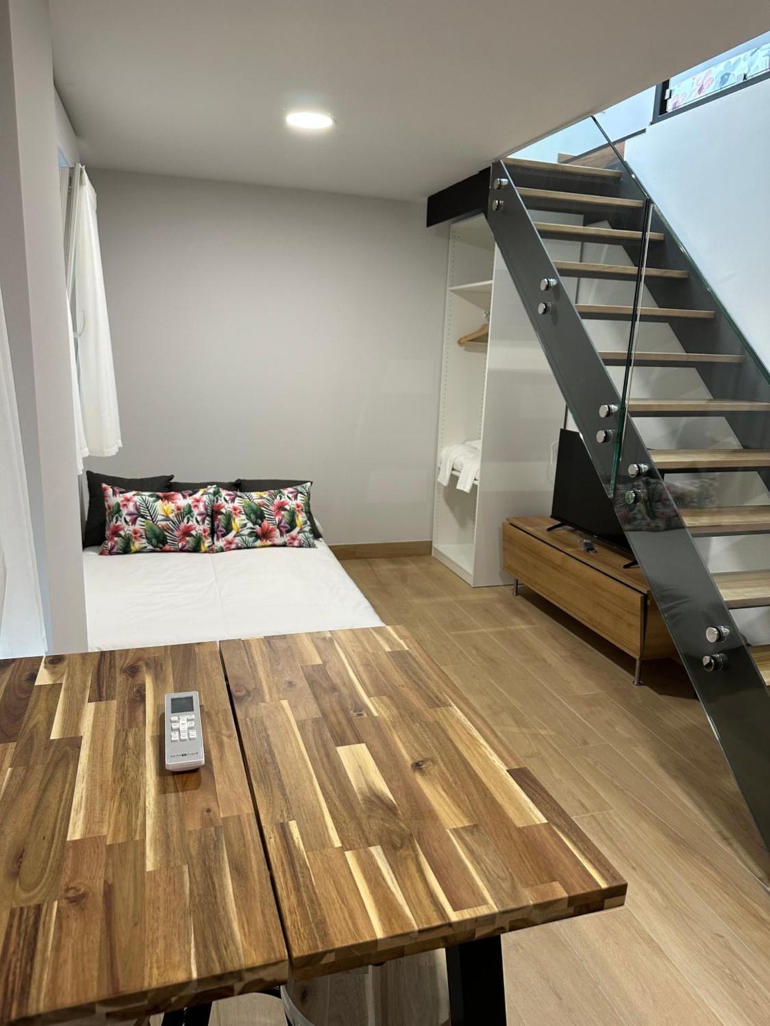 Apartamentos Turisticos Santa Apolonia 62 阿维莱斯 外观 照片