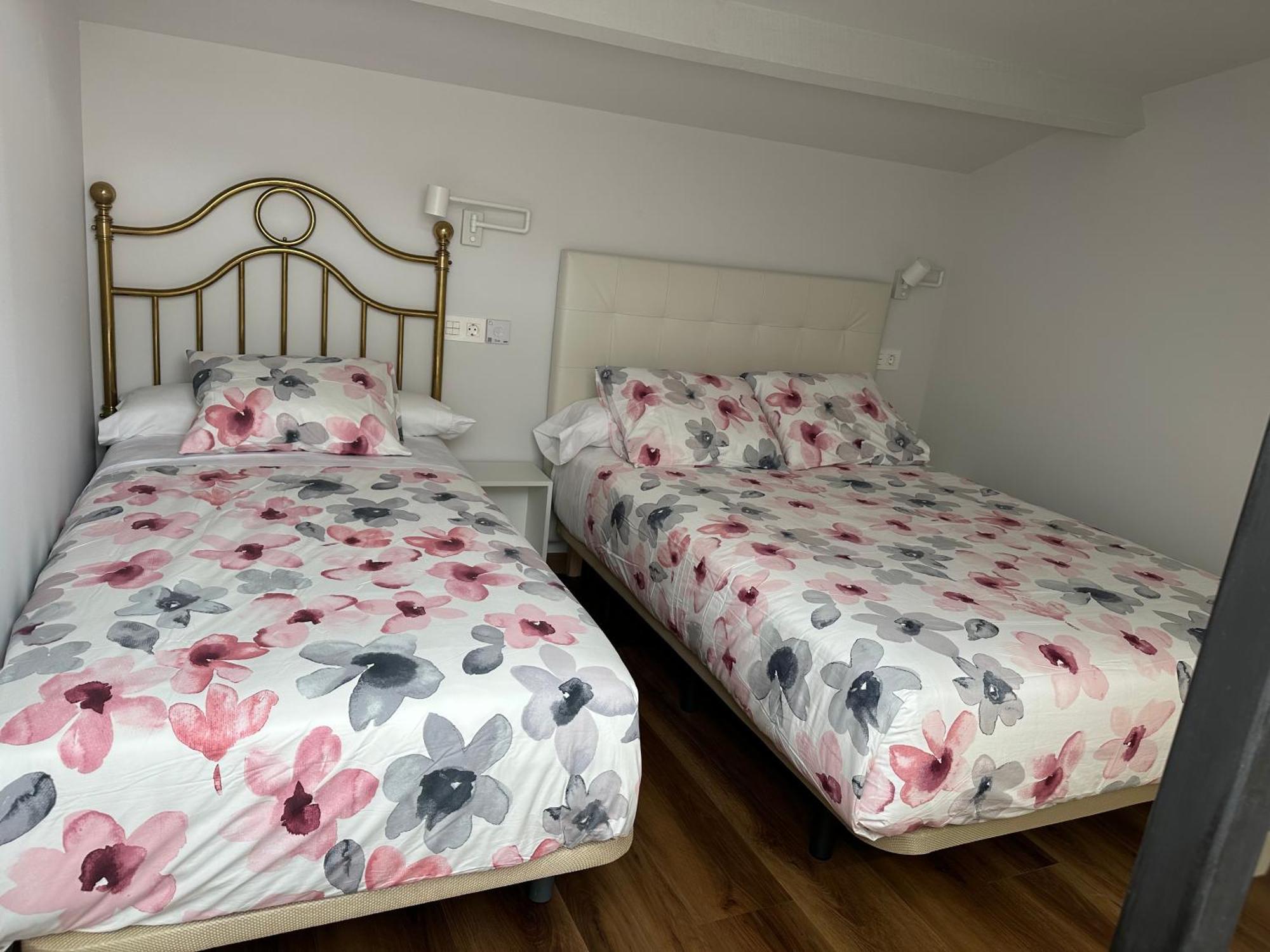 Apartamentos Turisticos Santa Apolonia 62 阿维莱斯 外观 照片
