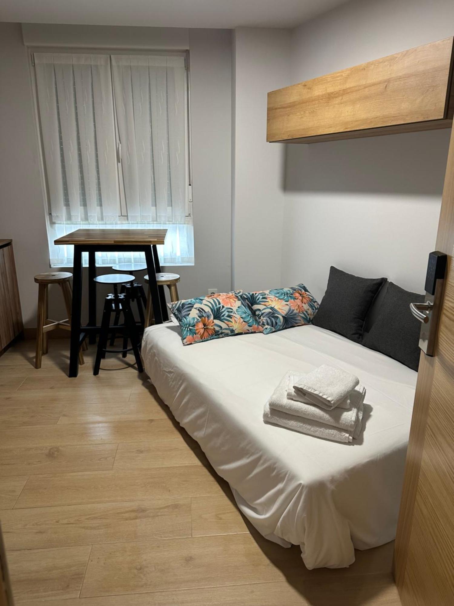Apartamentos Turisticos Santa Apolonia 62 阿维莱斯 外观 照片