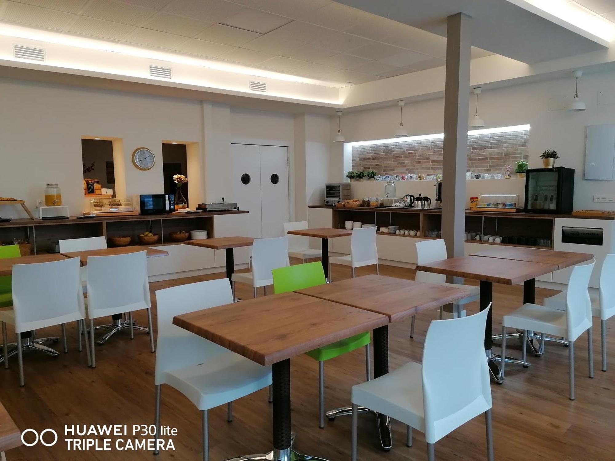 Apartamentos Turisticos Santa Apolonia 62 阿维莱斯 外观 照片